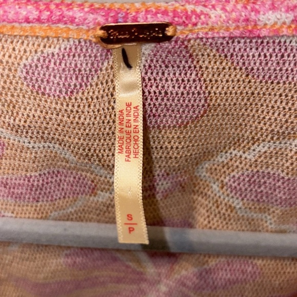 Free People NEW Through the Meadow Mesh Ruched Sleeve Top Size Small Orange/Pink - Picture 10 of 14